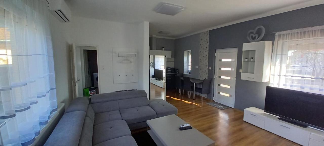 Appartement Be-Le-Valo Apartman à Szécsény Extérieur photo